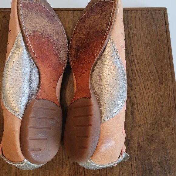 Tan Leather and Silver Snake Skin DKNY Flats. Sixe 8-M. EEUC. - Picture 10 of 14